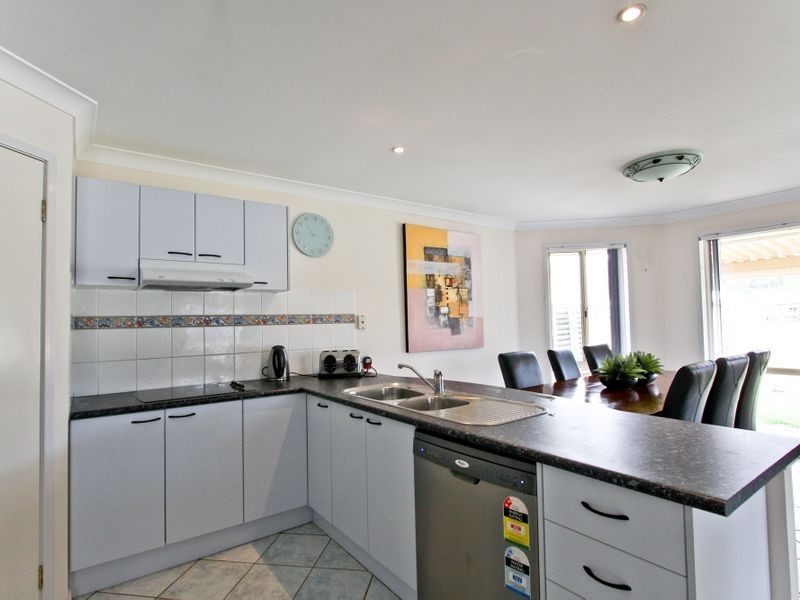 10 Nursery Grove, Mount Hutton NSW 2290