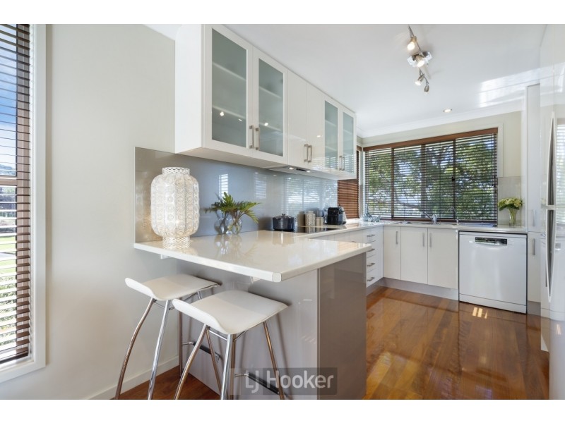 6 Winterlake Road, Warners Bay NSW 2282