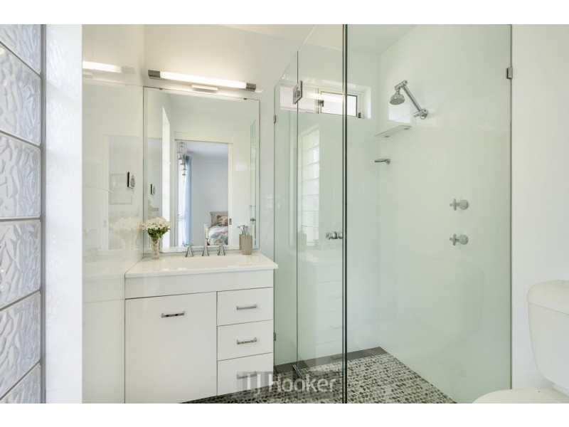 6 Winterlake Road, Warners Bay NSW 2282