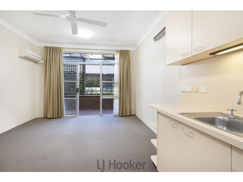 215/3 Violet Town Road, Mount Hutton NSW 2290