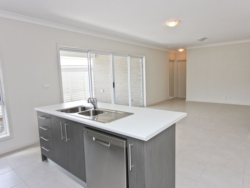 8/21 Seaman Avenue, Warners Bay NSW 2282