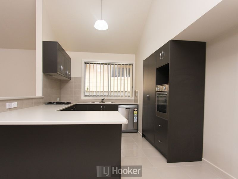 10 Melton Place, Croudace Bay NSW 2280