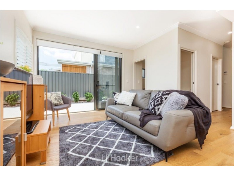 4/10 Queen Street, Warners Bay NSW 2282