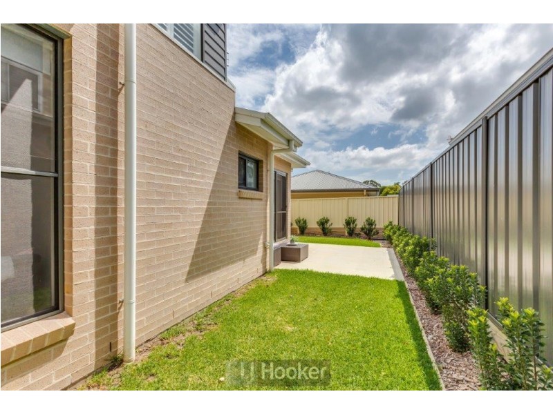 4/10 Queen Street, Warners Bay NSW 2282