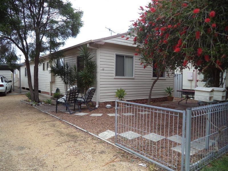 1/18 Haddon Crescent, Marks Point NSW 2280