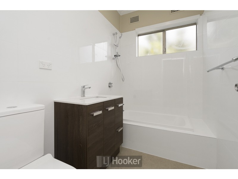 82 Anzac Parade, Toronto NSW 2283