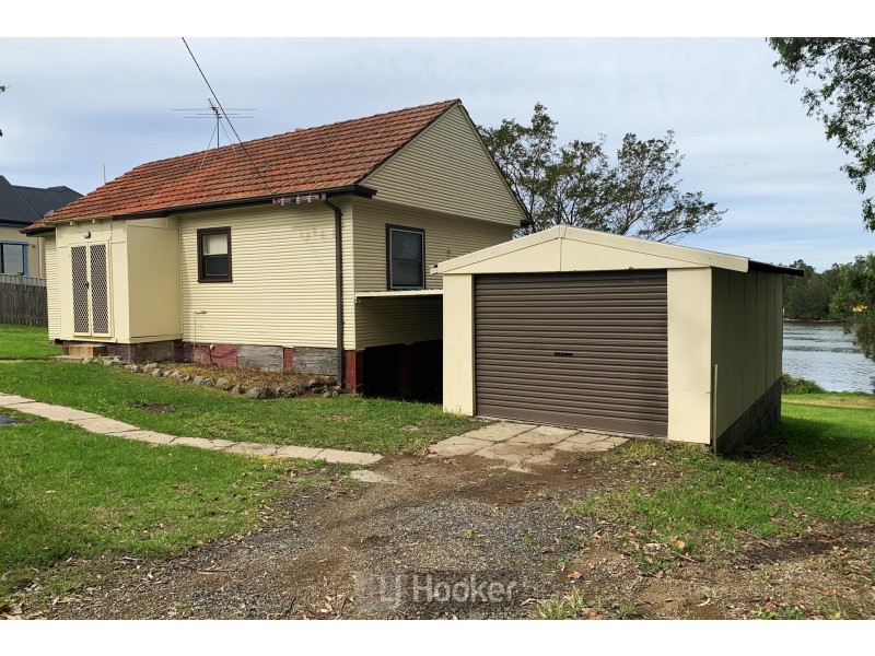 6 Edward Street, Fennell Bay NSW 2283