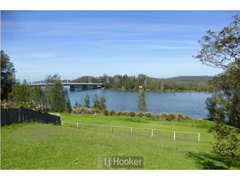 6 Edward Street, Fennell Bay NSW 2283
