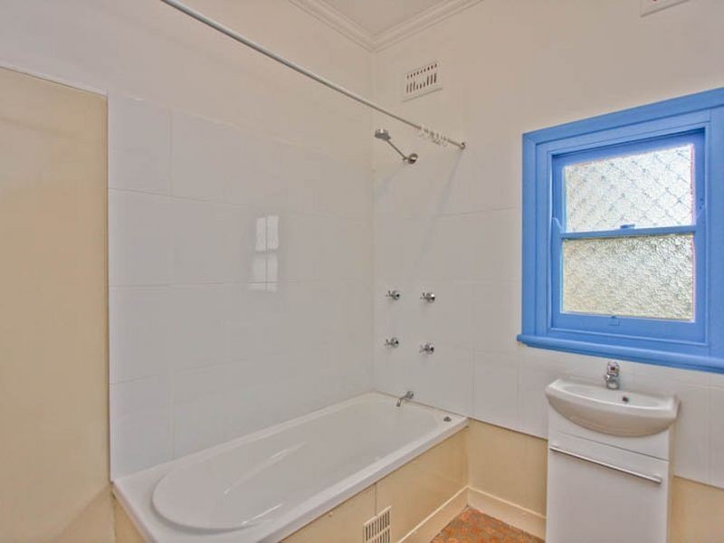 30 Dickinson Street, Charlestown NSW 2290