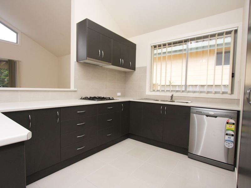 10 Melton Place, Croudace Bay NSW 2280