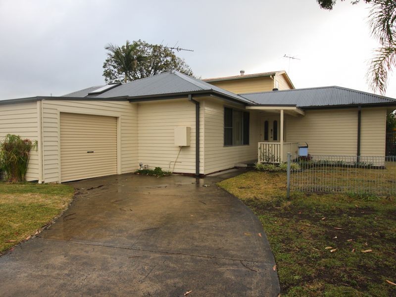 10 Melton Place, Croudace Bay NSW 2280