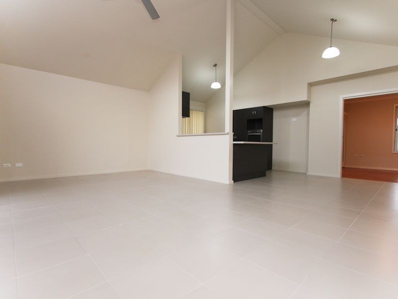 10 Melton Place, Croudace Bay NSW 2280