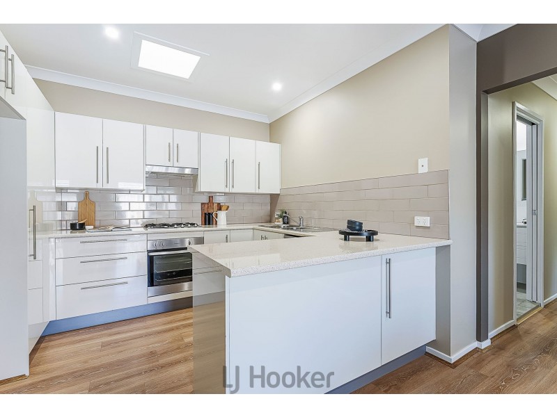 2/4 Windsor Close, Valentine NSW 2280