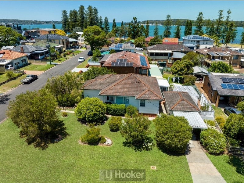 1 Albion Close, Speers Point NSW 2284