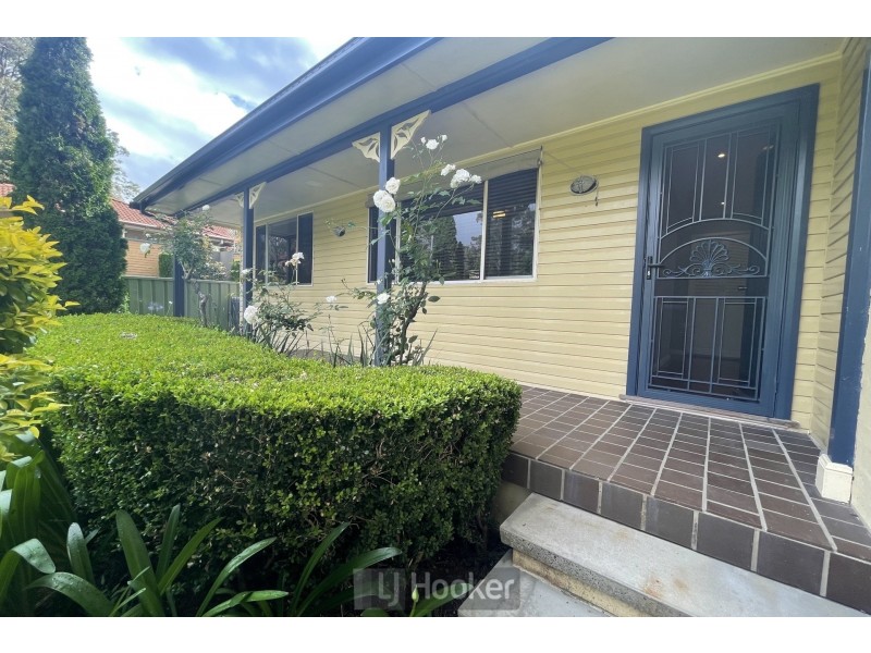 6a Charlton Street, Eleebana NSW 2282