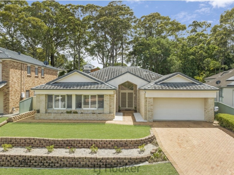 52 Robinia Grove, Garden Suburb NSW 2289