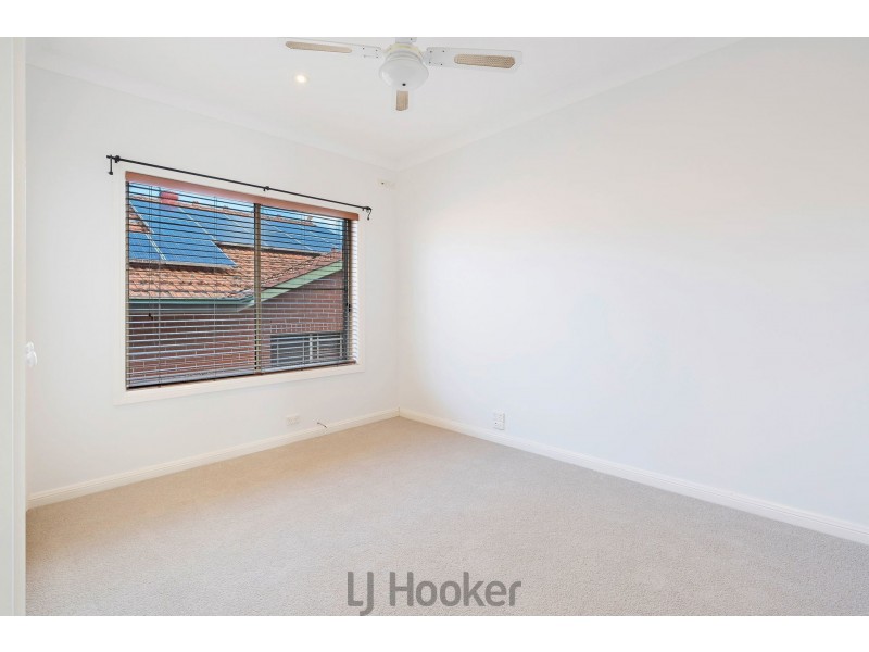 16 Kentmere Drive, Lakelands NSW 2282