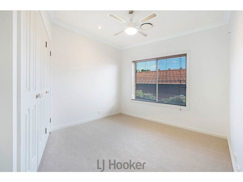 16 Kentmere Drive, Lakelands NSW 2282