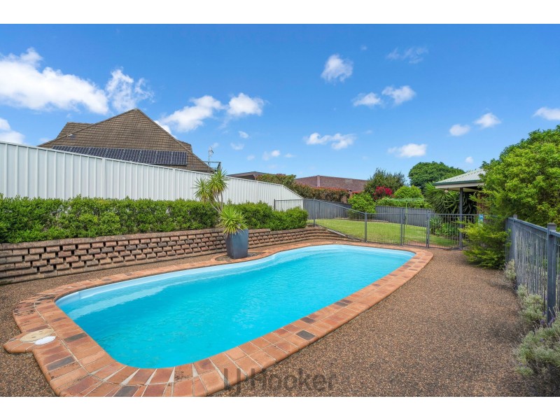 16 Kentmere Drive, Lakelands NSW 2282