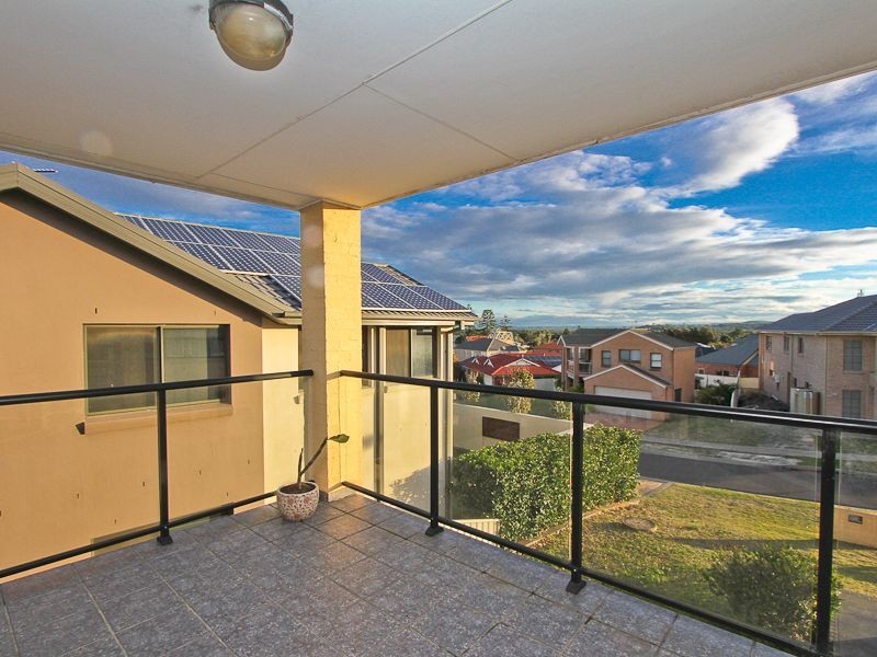 69 Geraldton Drive, Redhead NSW 2290