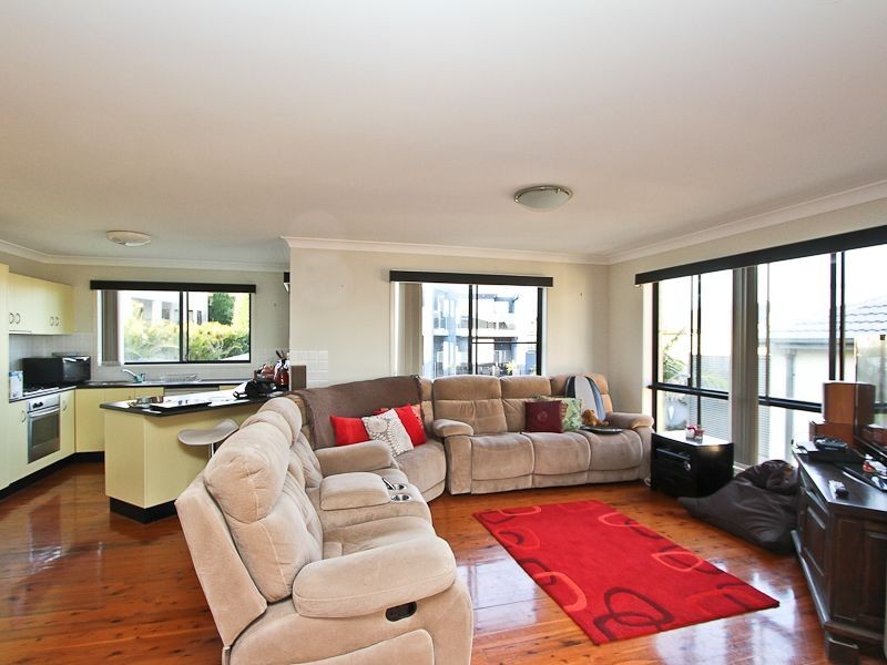 69 Geraldton Drive, Redhead NSW 2290