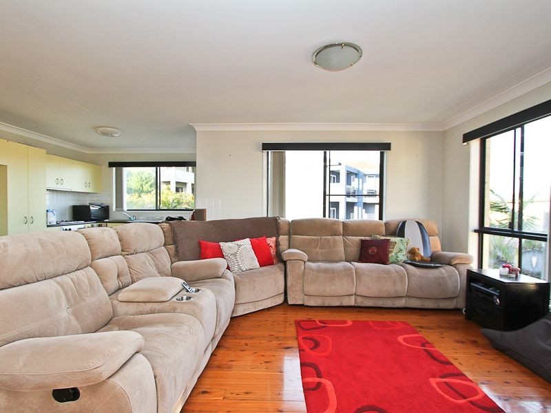 69 Geraldton Drive, Redhead NSW 2290