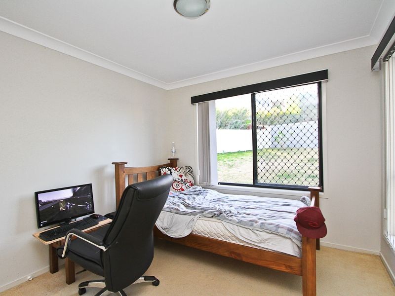 69 Geraldton Drive, Redhead NSW 2290