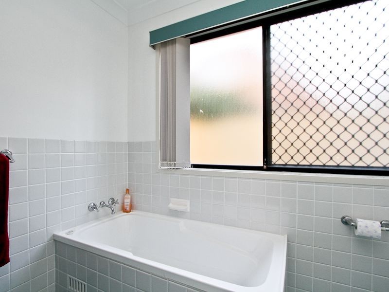 69 Geraldton Drive, Redhead NSW 2290