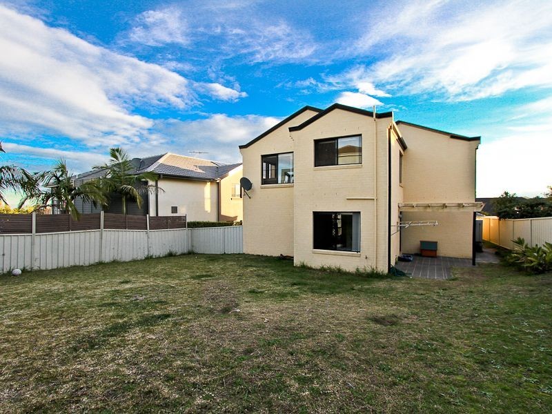 69 Geraldton Drive, Redhead NSW 2290