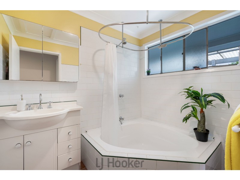 32 Robertson Road, Valentine NSW 2280