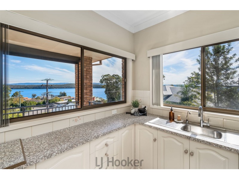 42 Bareki Road, Eleebana NSW 2282