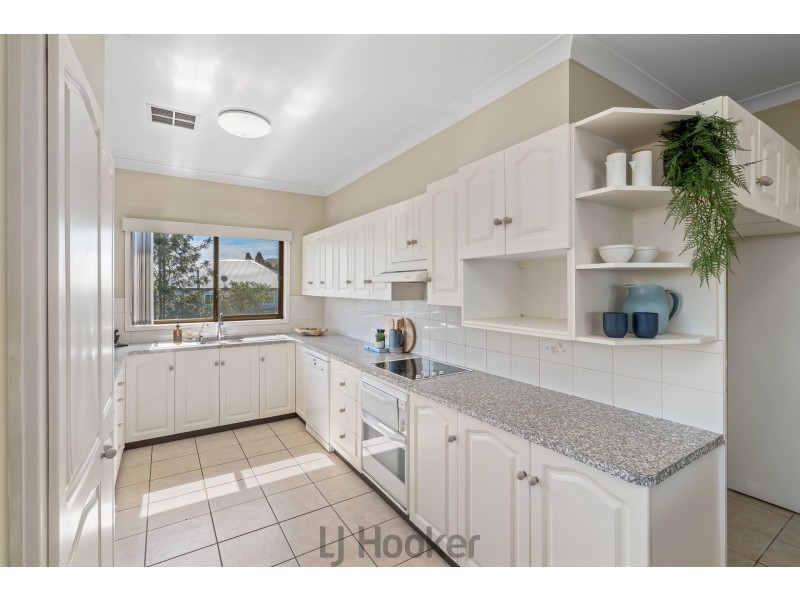 42 Bareki Road, Eleebana NSW 2282