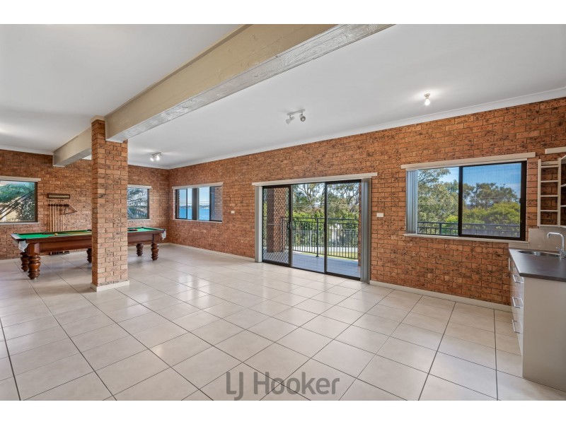 42 Bareki Road, Eleebana NSW 2282