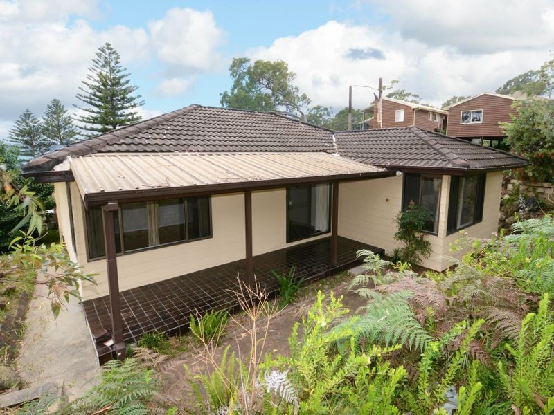 9 Sunlight Parade, Fishing Point NSW 2283