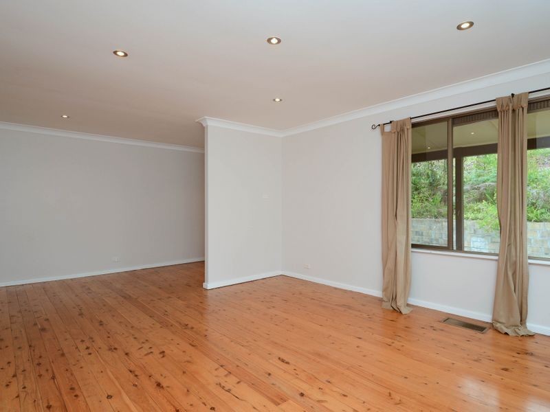 9 Sunlight Parade, Fishing Point NSW 2283