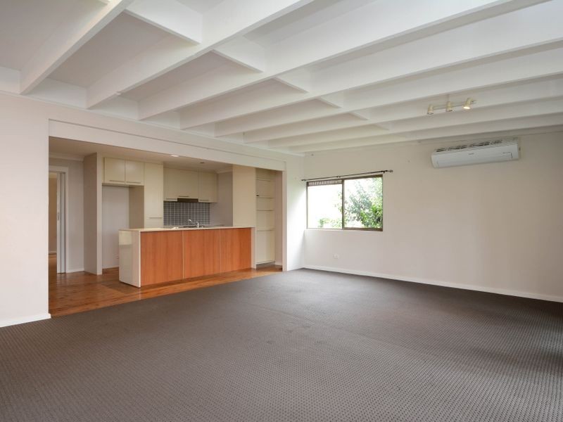 9 Sunlight Parade, Fishing Point NSW 2283