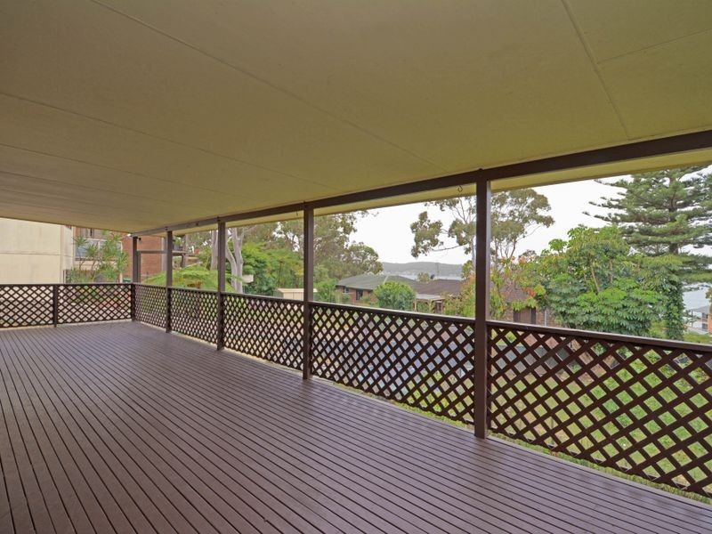 9 Sunlight Parade, Fishing Point NSW 2283
