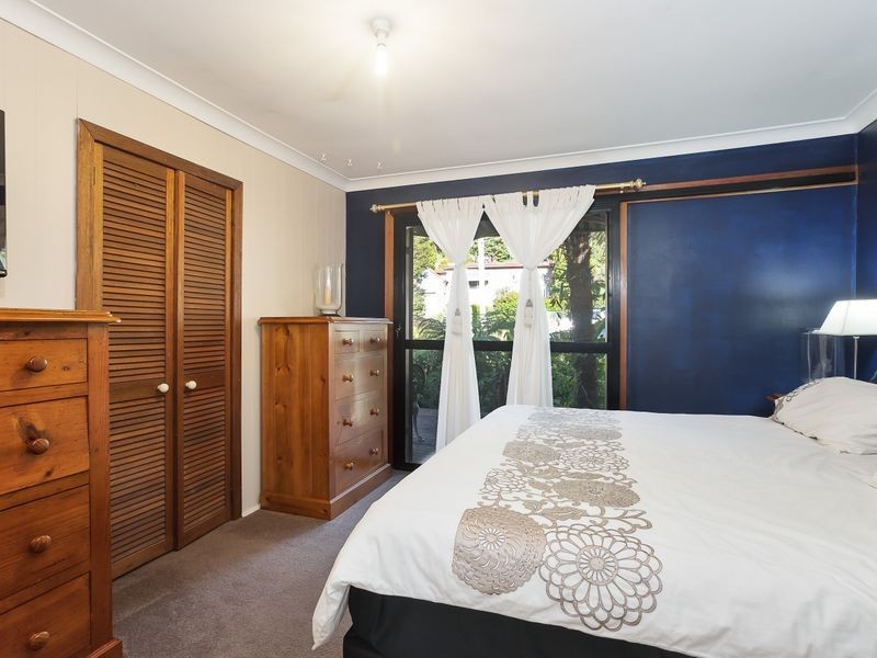 4 Coronation Street, Warners Bay NSW 2282