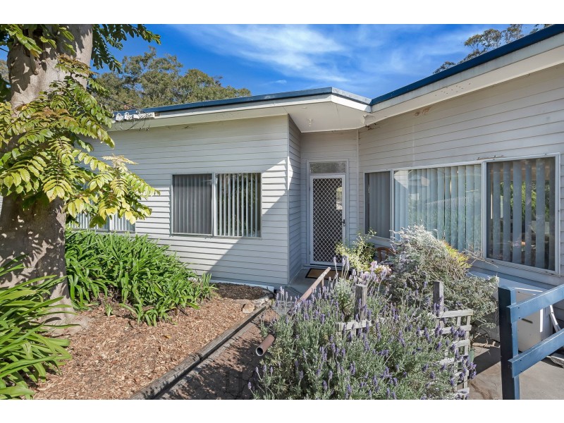 8 Barbara Street, Warners Bay NSW 2282