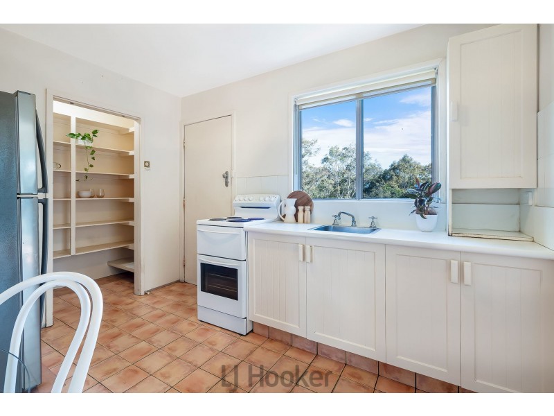 8 Barbara Street, Warners Bay NSW 2282