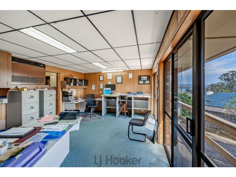 138 Cherry Road, Eleebana NSW 2282