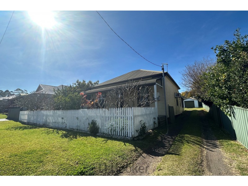 16 Albert Street, Speers Point NSW 2284