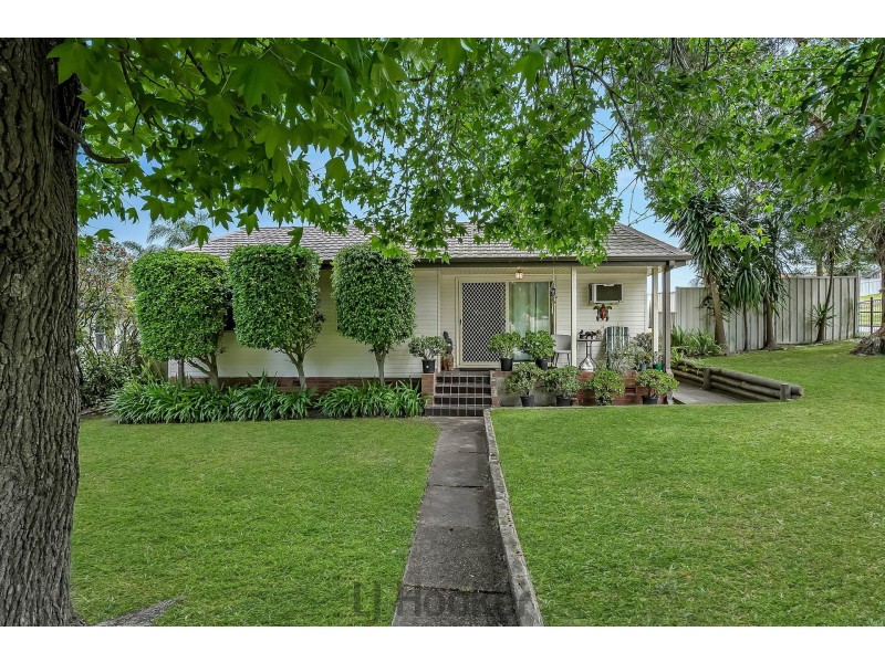 1 Mallee Street, Gateshead NSW 2290