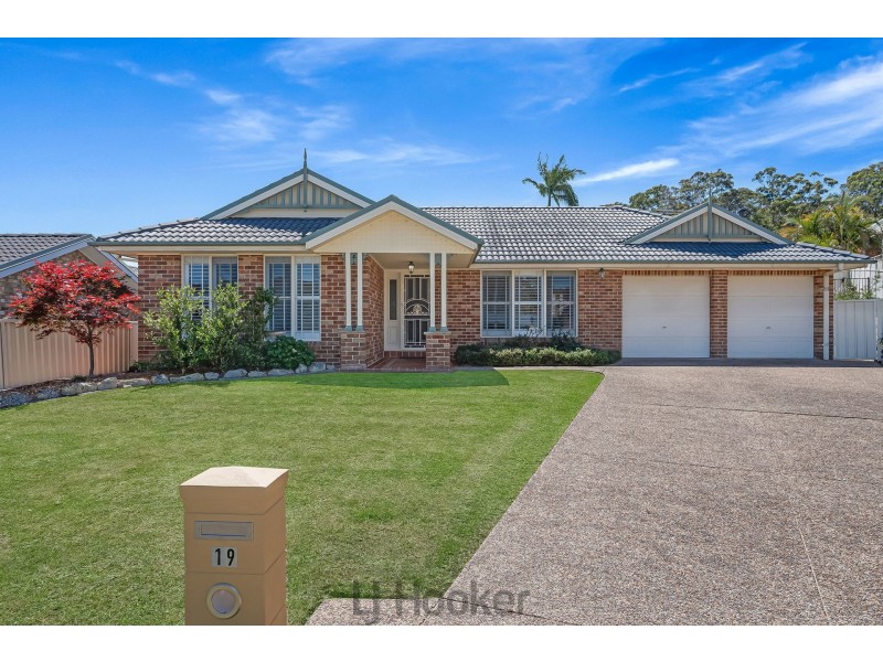 19 Mountbatten Place, Valentine NSW 2280