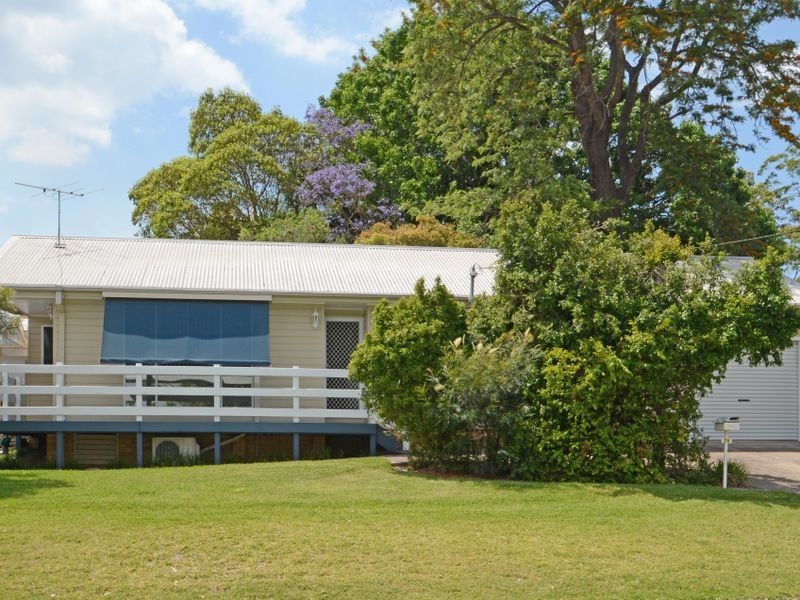 2a Lake Road, Fennell Bay NSW 2283