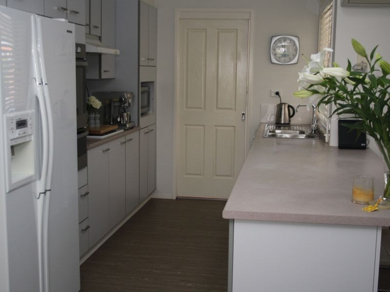2 Excalibur Parade, Valentine NSW 2280