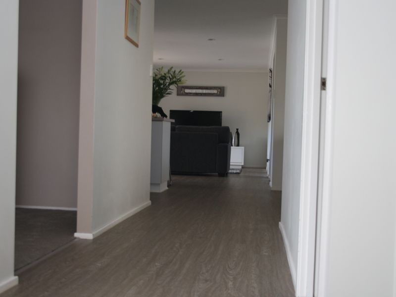 2 Excalibur Parade, Valentine NSW 2280
