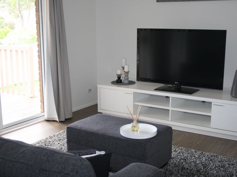 2 Excalibur Parade, Valentine NSW 2280