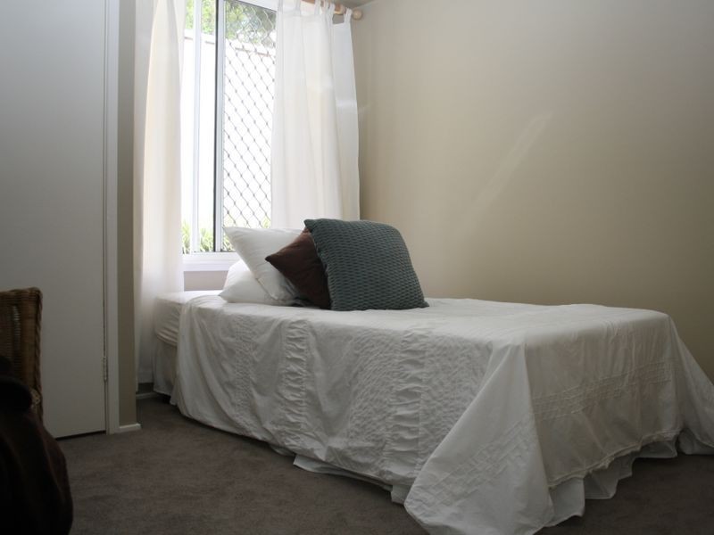 2 Excalibur Parade, Valentine NSW 2280