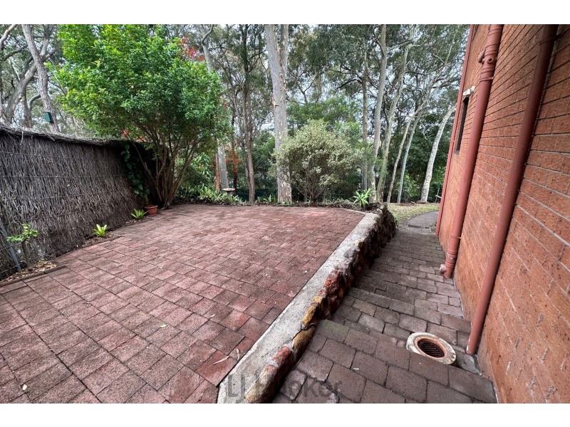 4 Kembla Close, Toronto NSW 2283